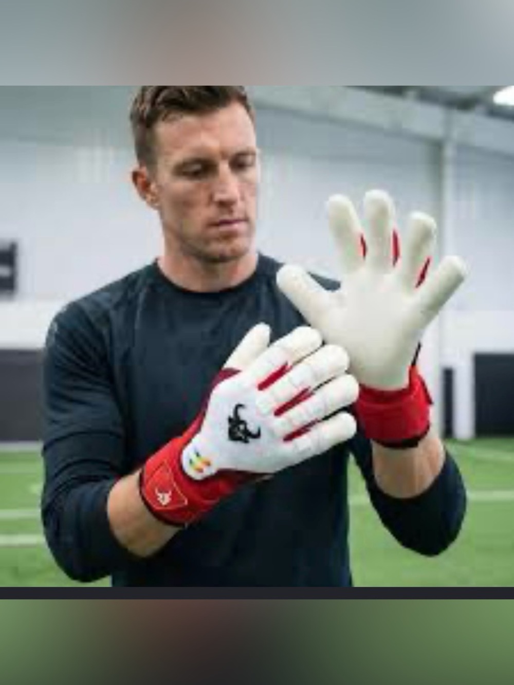 Goalkeeper Gloves with Red and White Design